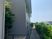 建物横の通路  