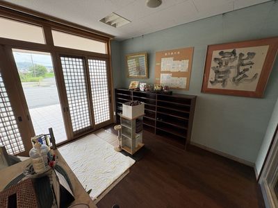 落ち着いた玄関スペース