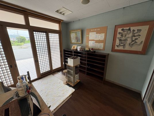 落ち着いた玄関スペース