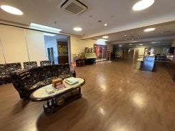 広々としたラウンジ