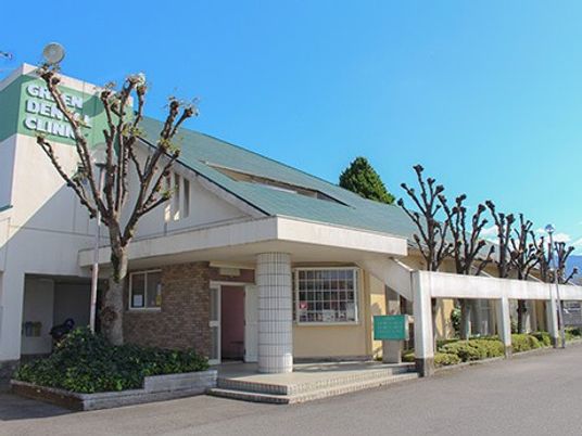 明るい外観  