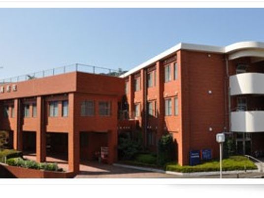 赤レンガの建物外観  