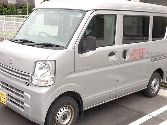 送迎用ワゴン車の外観  