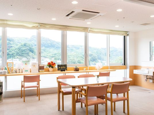 明るい食堂  