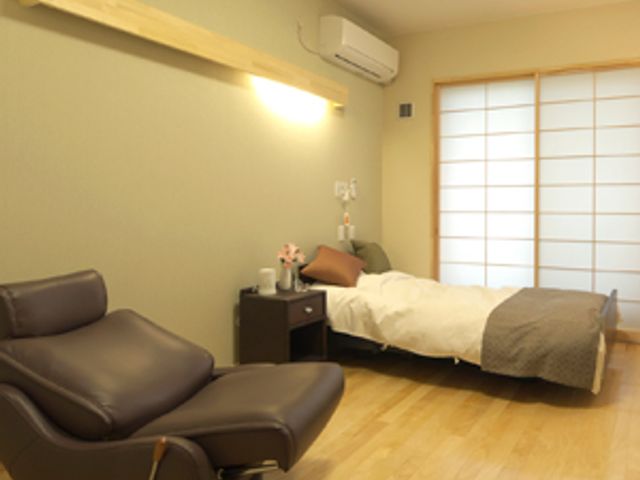 和室の居室 居室 くつろげる和の空間が特徴の居室です。自然光が優しく差し込み、ゆったりとした時間を過ごせます。
