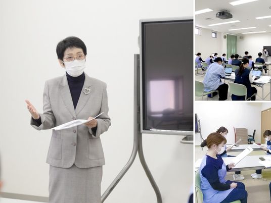 研修中のスタッフイメージ  