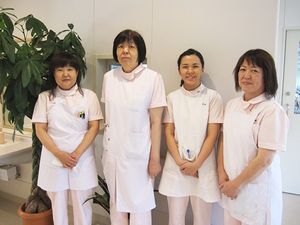 スタッフ4人のロビー  
