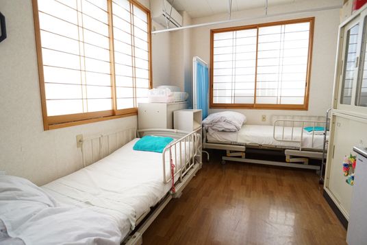 和風照明の個室居室