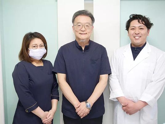 スタッフ3人のポートレート  