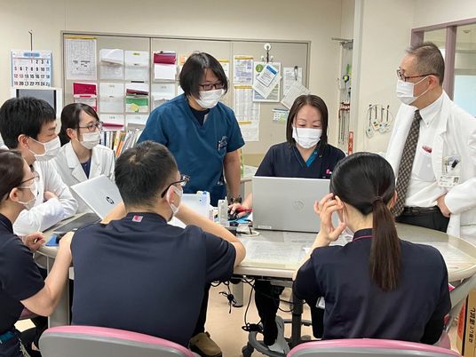 職員会議の様子  