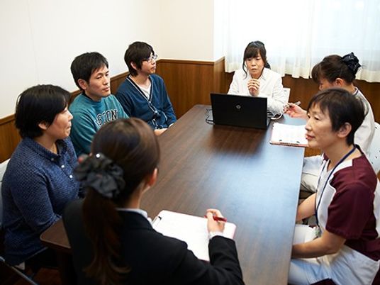 会議中の相談室  