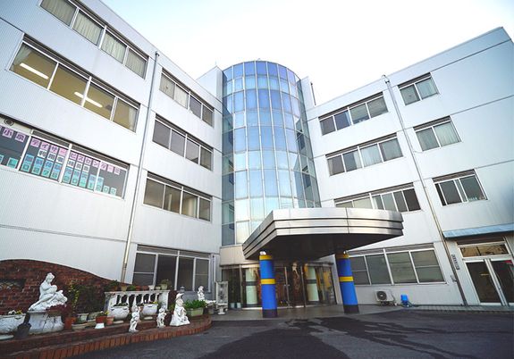 大型建物と入口