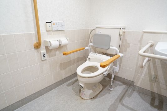 バリアフリーのトイレ設備