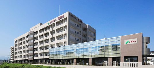 広い建物の外観
