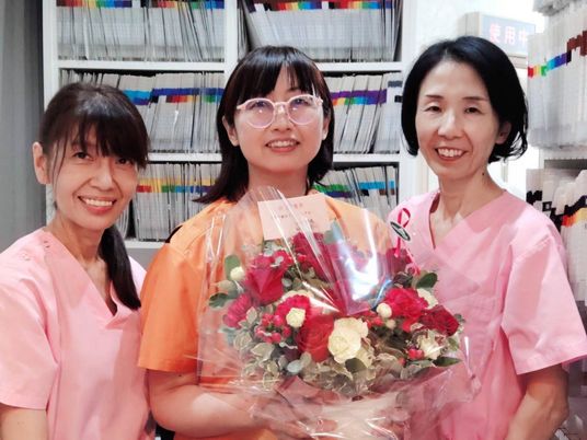 スタッフ3人の集合  