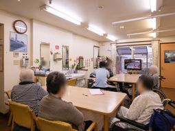 暖かい雰囲気の多目的室