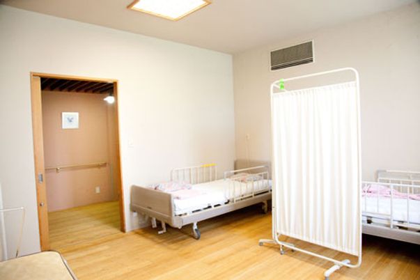 光が差し込む居室