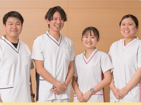 スタッフ4人の集合  