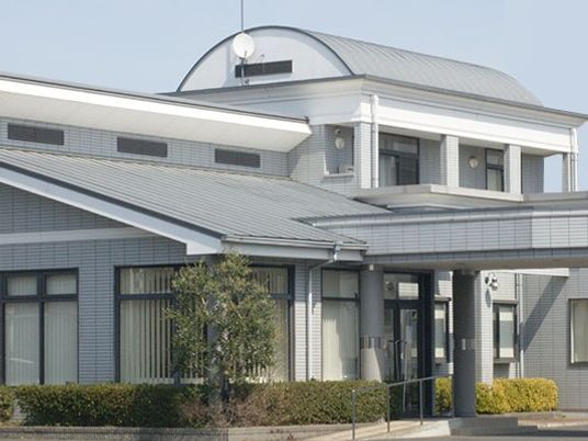 外観と建物正面  