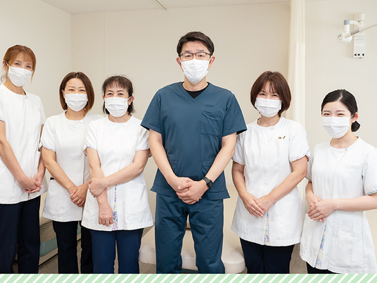 介護職員の集合スタッフイメージ  