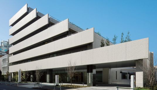 斜め外観の建物  