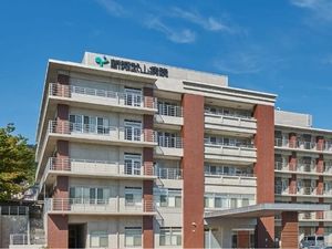 病院のような外観の建物外観  
