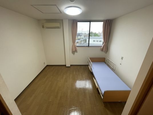 窓付きの居室