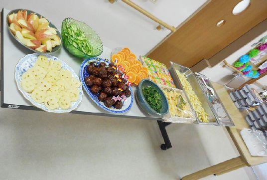 豊富な料理の食堂