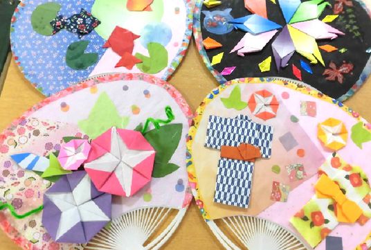 色とりどりの折り紙作品
