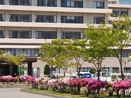 施設の外観と植栽  