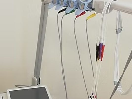 機能訓練用機器のある室内  