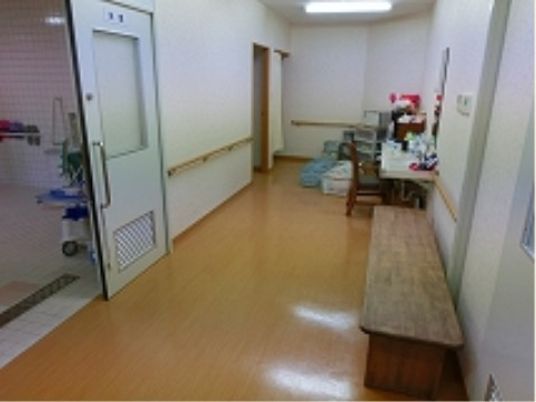 広々とした清潔な廊下
