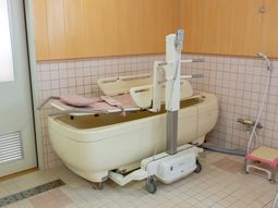 介護用リフト付き浴室
