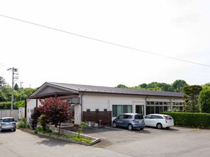 緑豊かな外観の建物