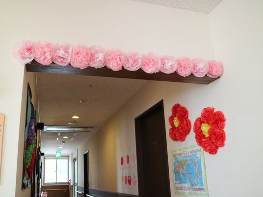 廊下に飾られた花