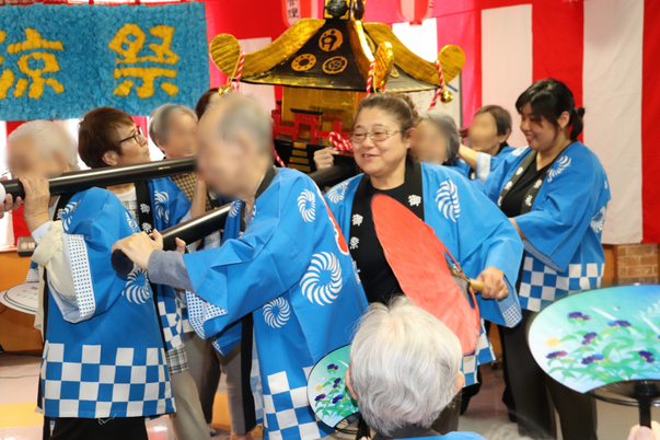 賑やかなお祭り風景