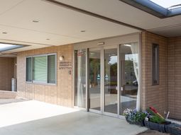 清潔なエントランス風景