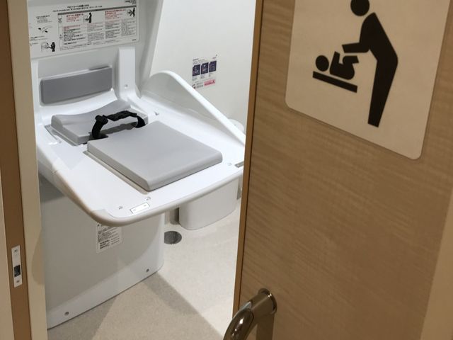 車椅子対応トイレ  
