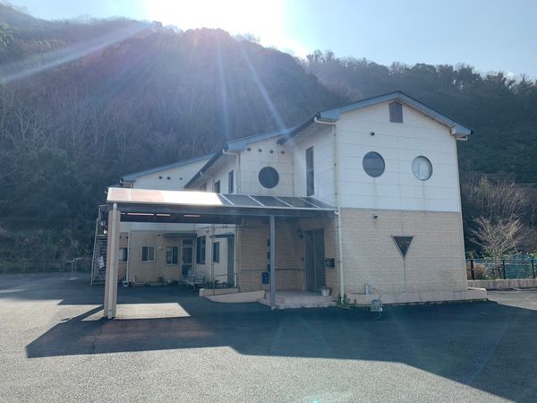 二階建ての外観