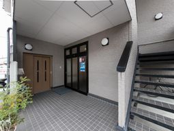 清潔感のあるエントランス