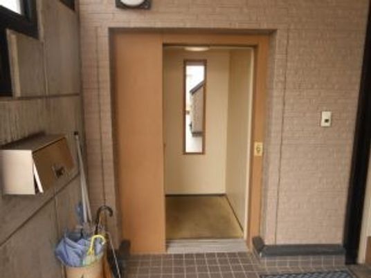 エレベーター入口  
