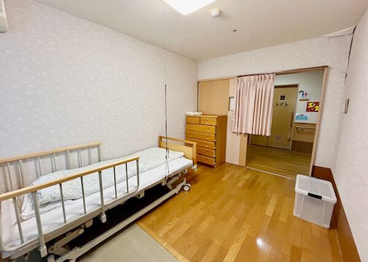 ベッドのある居室