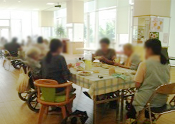 明るいダイニングルーム