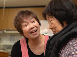 笑顔のスタッフとご利用者