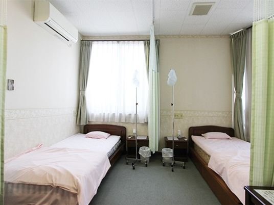 二床の居室  