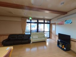 広々とした明るいリビング
