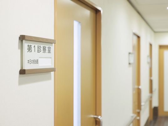 診察室前の廊下