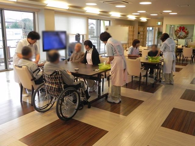明るく広々とした室内