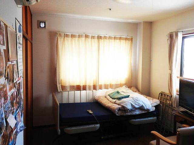 ケアの行われる居室 居室 快適な居室でのサポートを通じ、入居者様の日々を支えるやりがいのあるお仕事です。