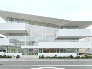 外観の建物正面  
